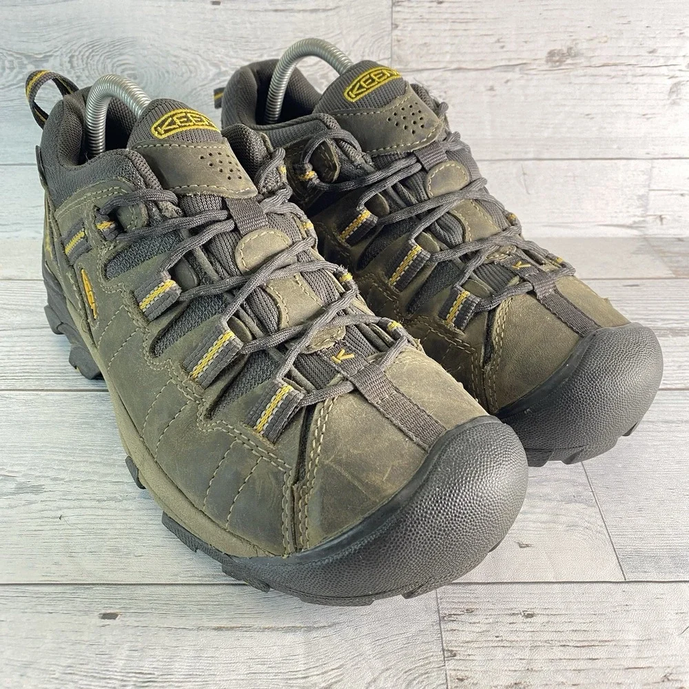 KEEN Boots Targhee 2 Mens 8.5 Cascade Brown Mid Waterproof Trail Hiking Mountain